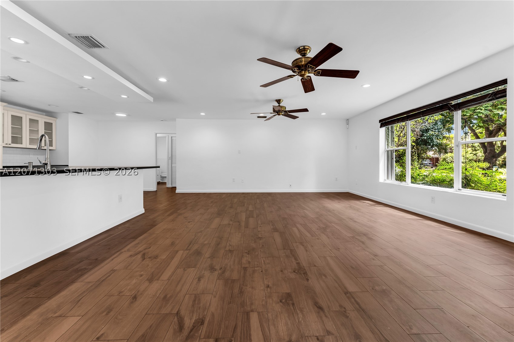 11890 SW 72nd Pl Pinecrest, FL 33156