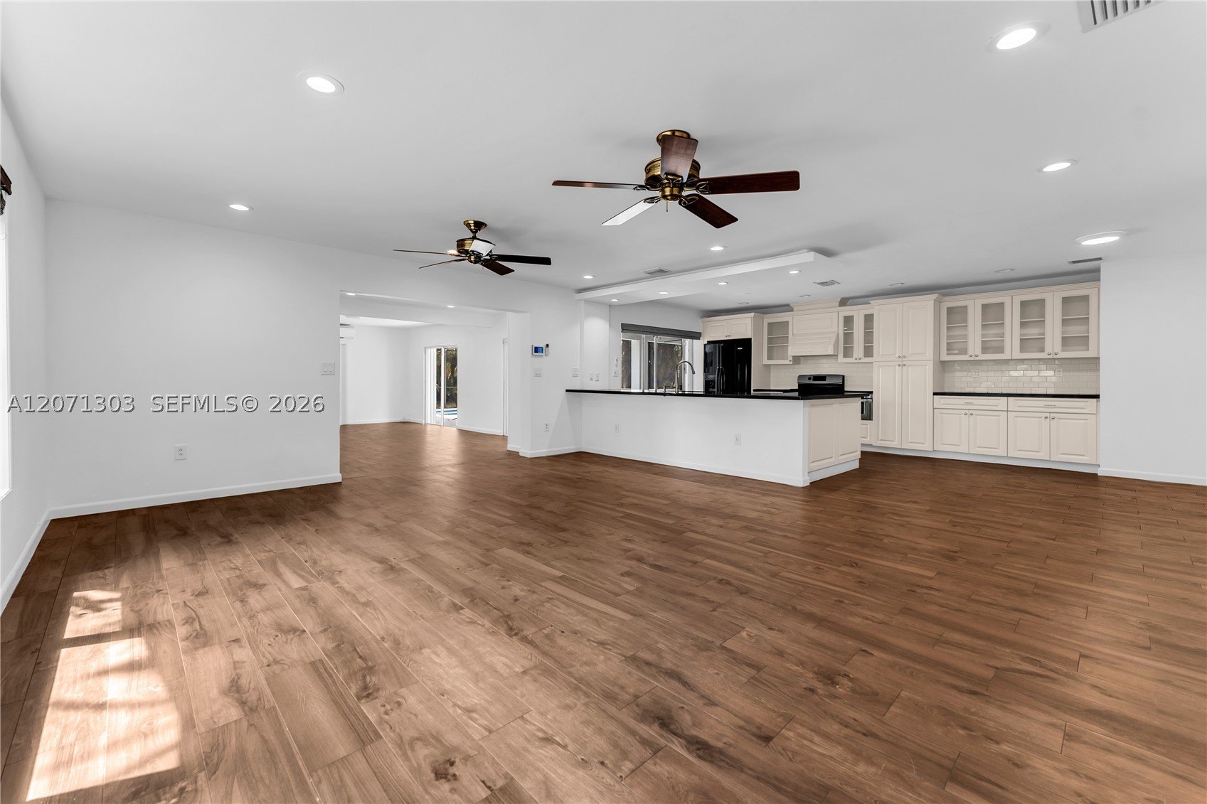 11890 SW 72nd Pl Pinecrest, FL 33156