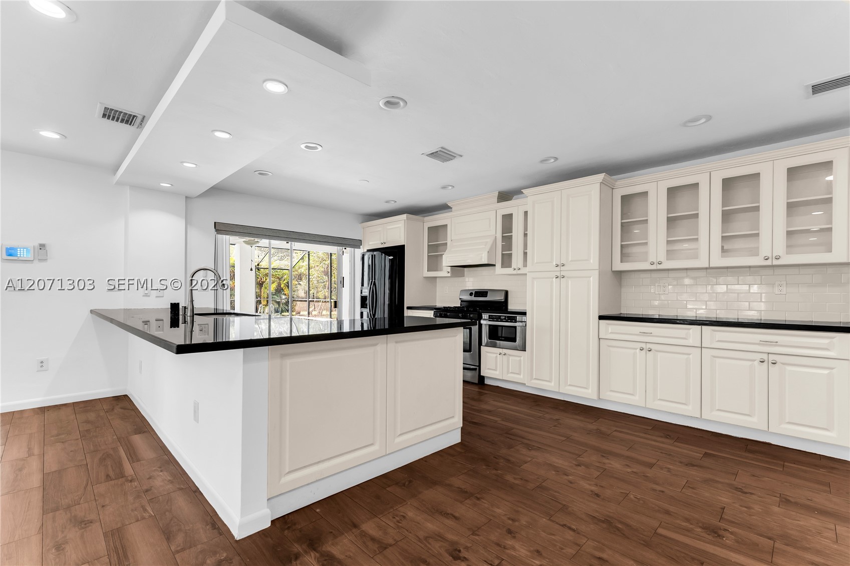 11890 SW 72nd Pl Pinecrest, FL 33156