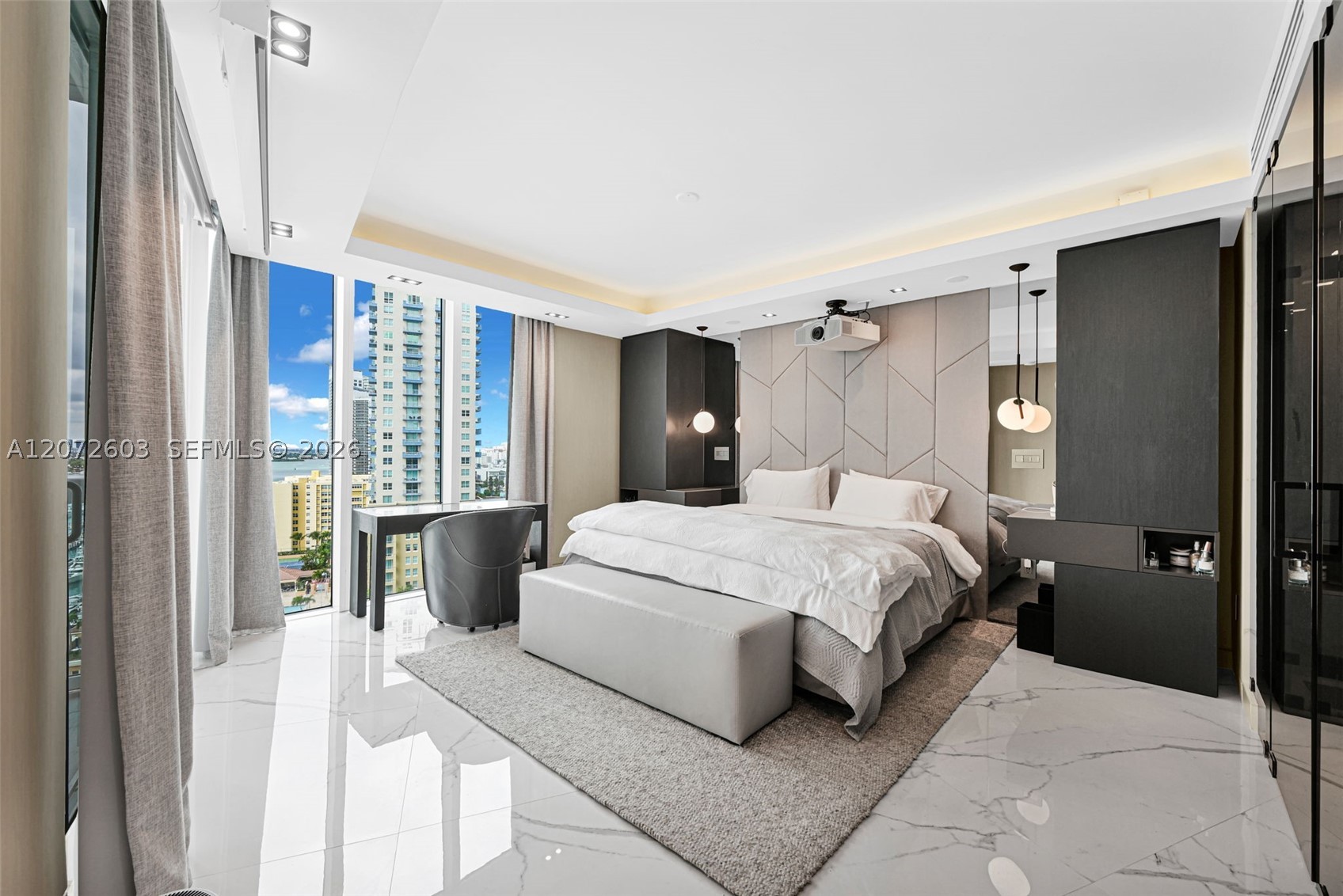 1000 S Pointe Dr #1706 Miami Beach, FL 33139