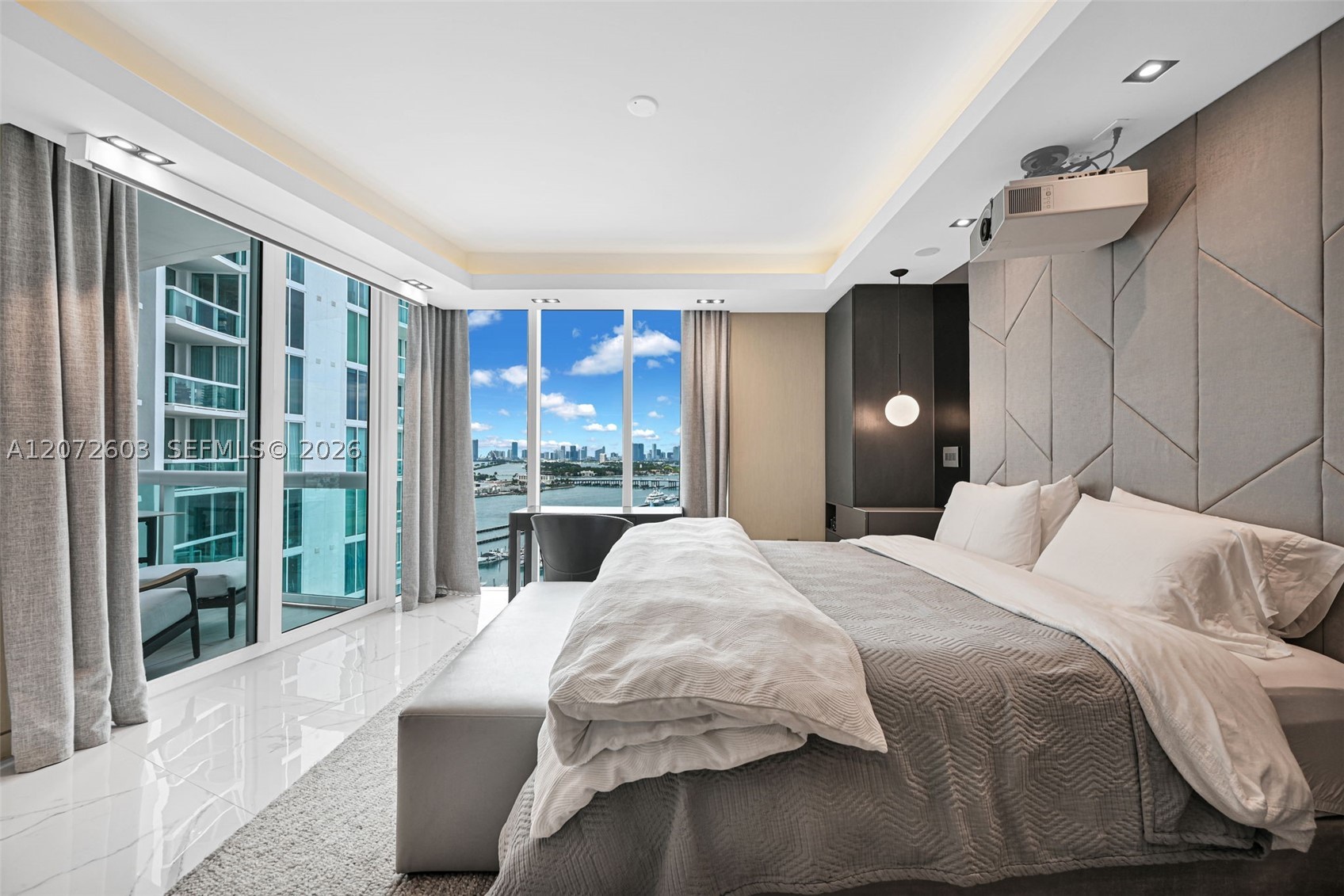 1000 S Pointe Dr #1706 Miami Beach, FL 33139
