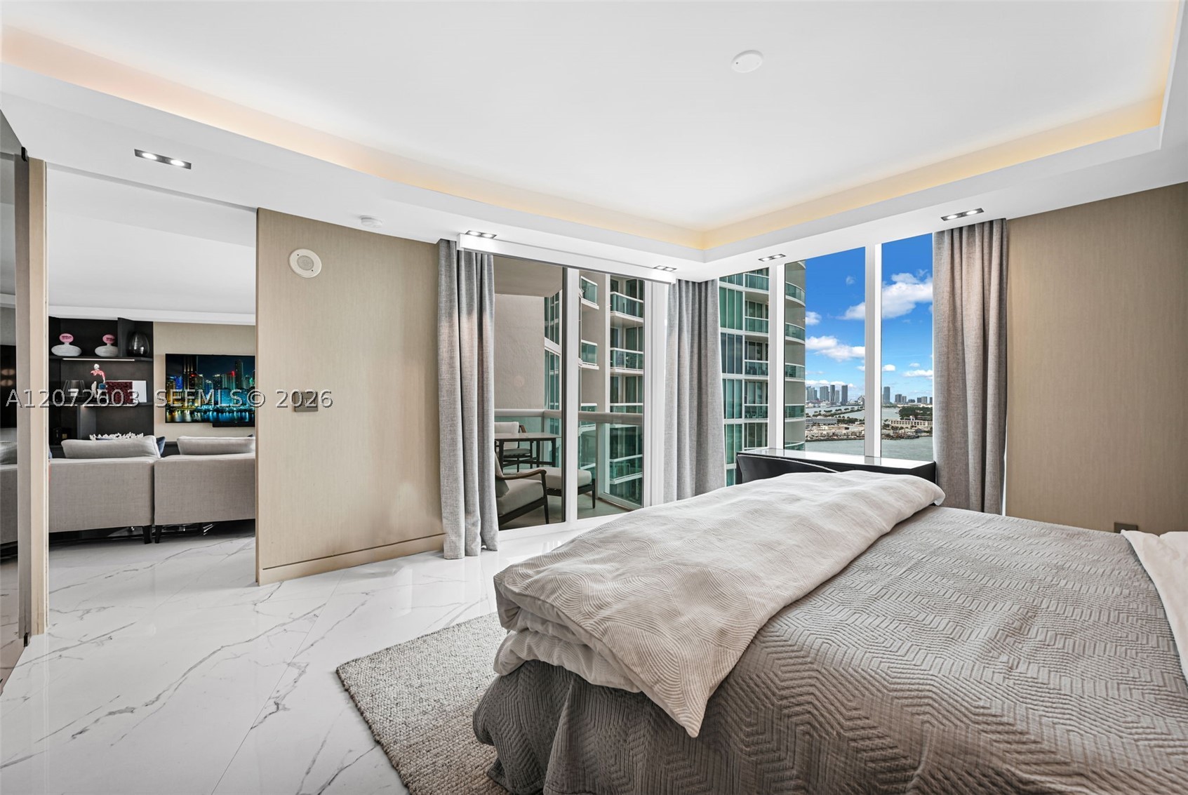 1000 S Pointe Dr #1706 Miami Beach, FL 33139