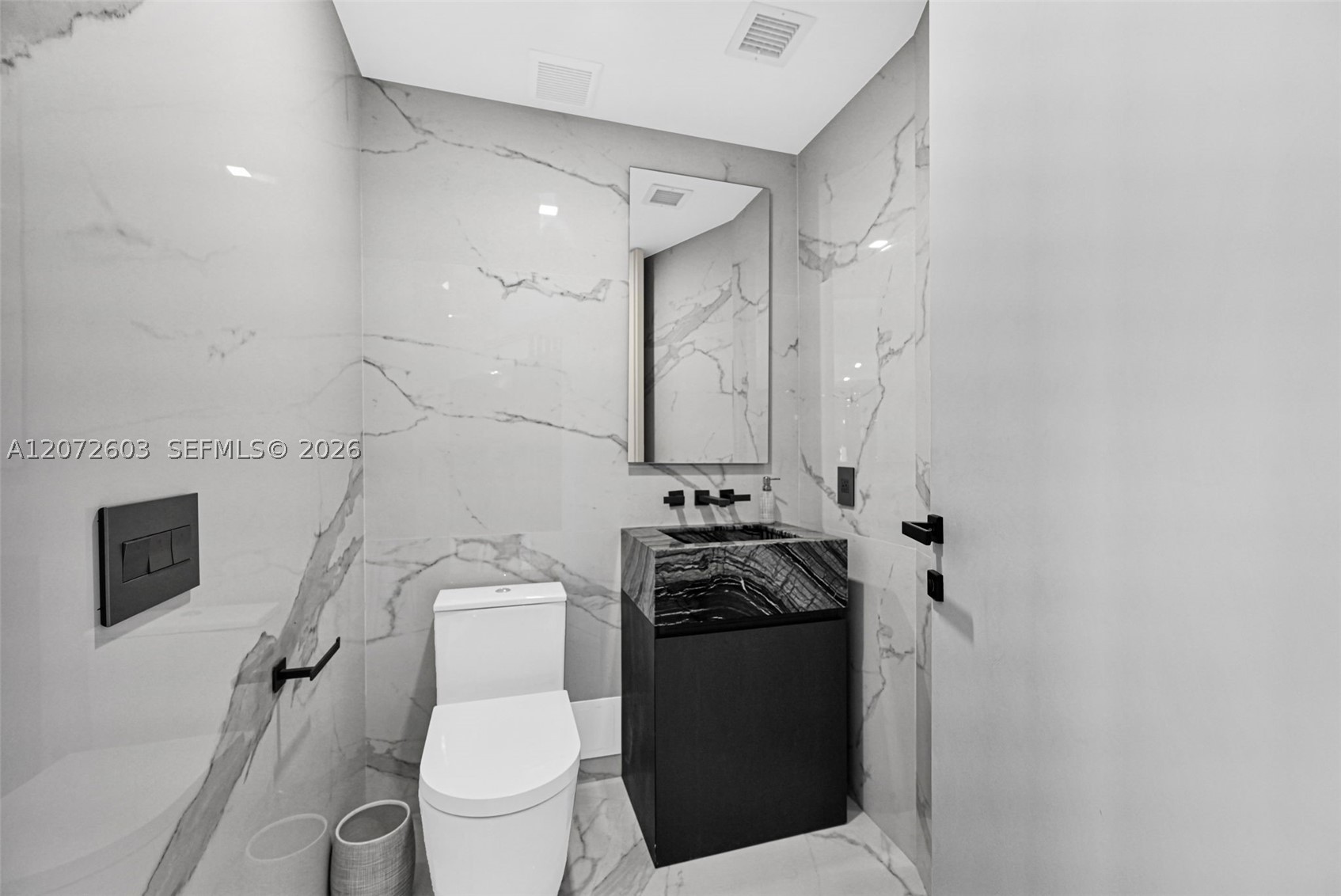 1000 S Pointe Dr #1706 Miami Beach, FL 33139