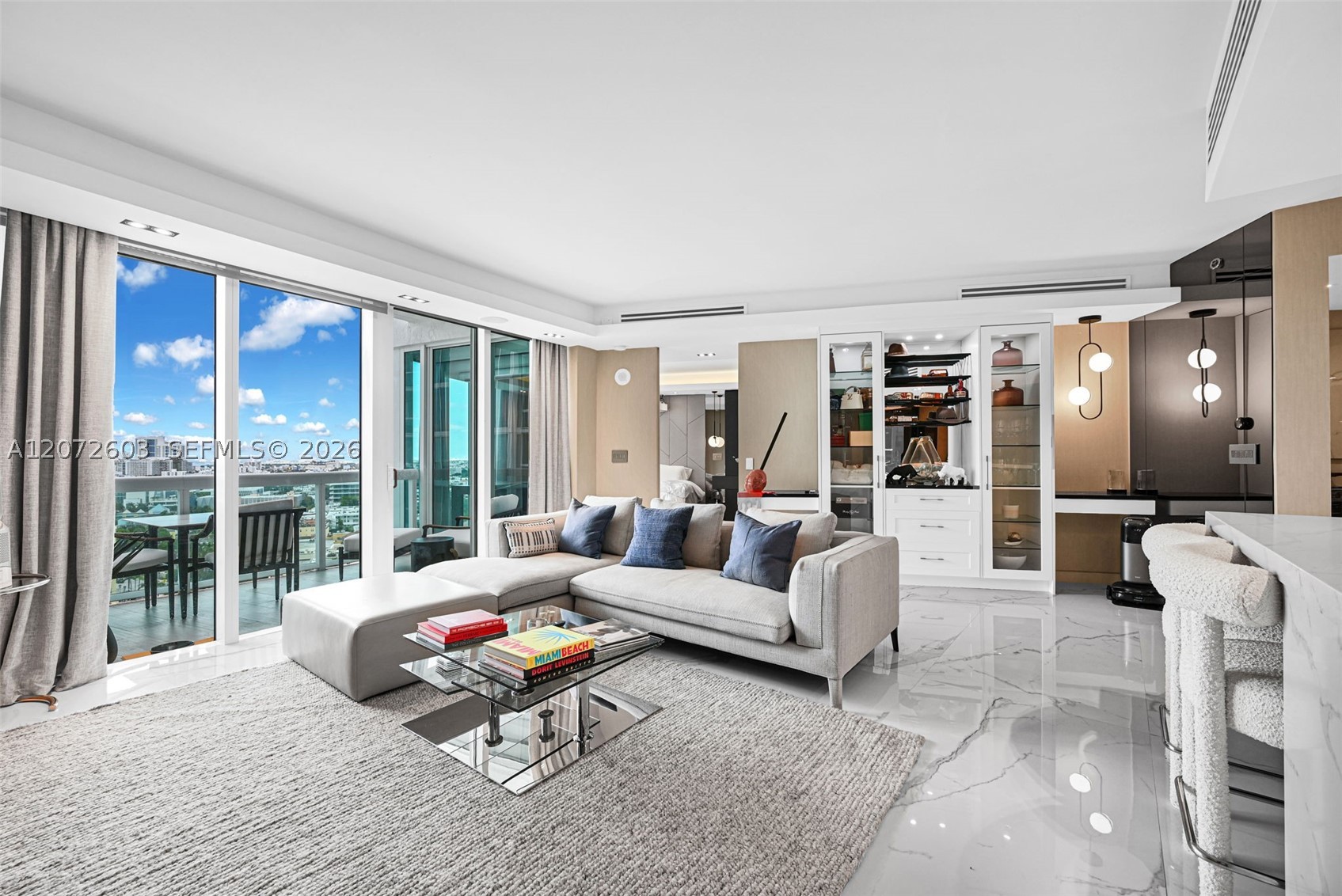 1000 S Pointe Dr #1706 Miami Beach, FL 33139
