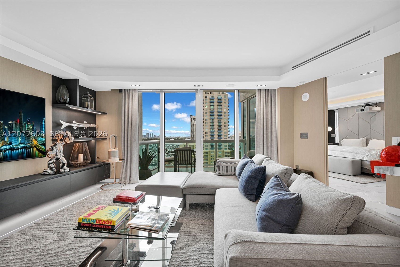 1000 S Pointe Dr #1706 Miami Beach, FL 33139