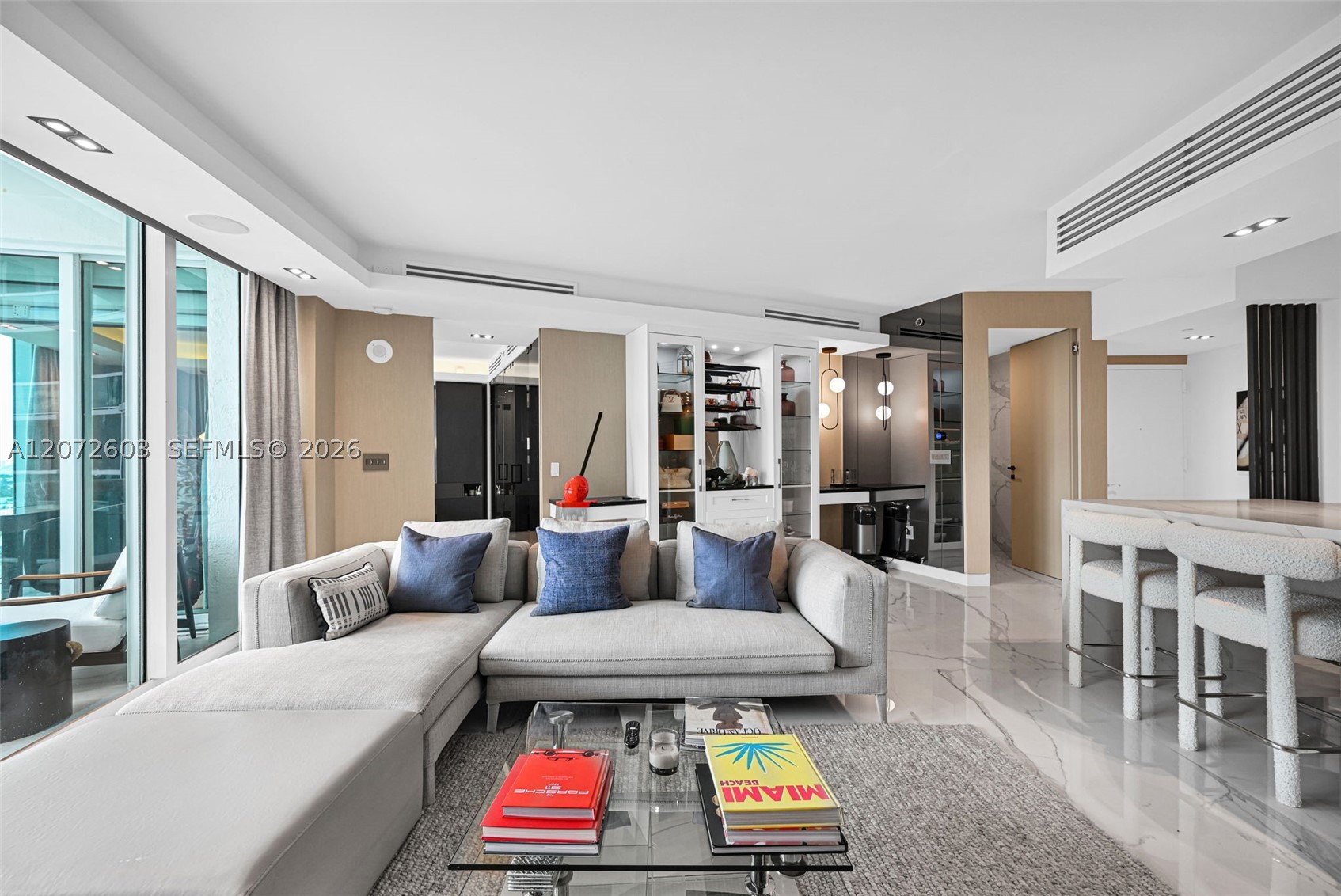 1000 S Pointe Dr #1706 Miami Beach, FL 33139