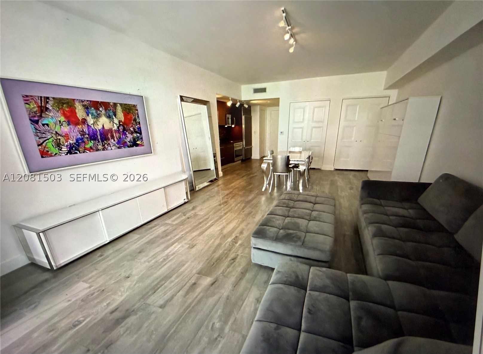 475 Brickell Ave #4910