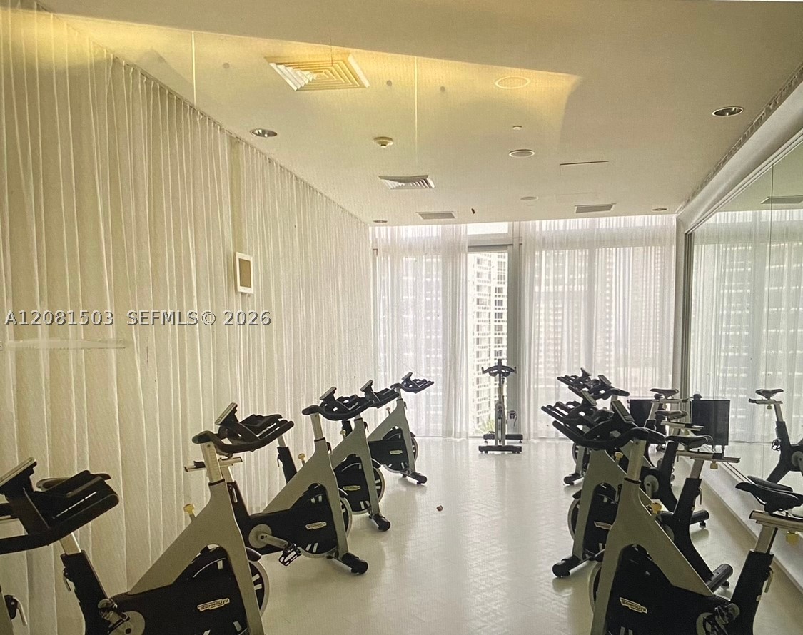 image Iconbrickell Condo No 12