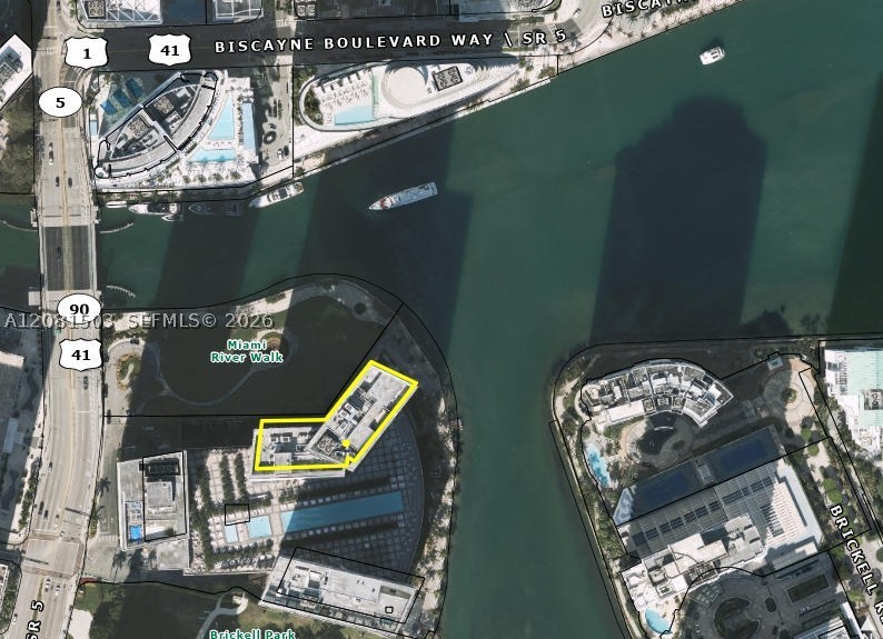 image Iconbrickell Condo No 15
