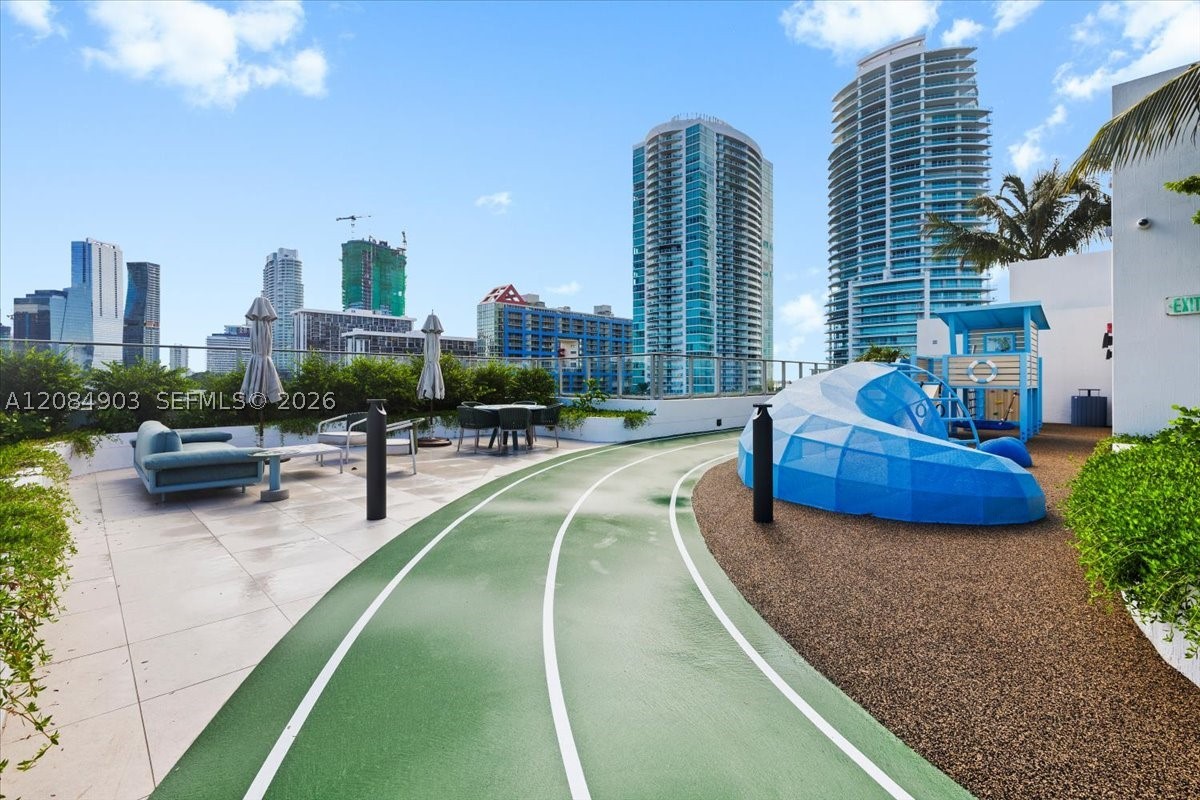 image 2200 Brickell38