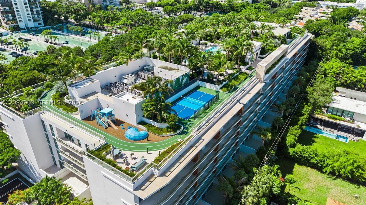 image 2200 Brickell43