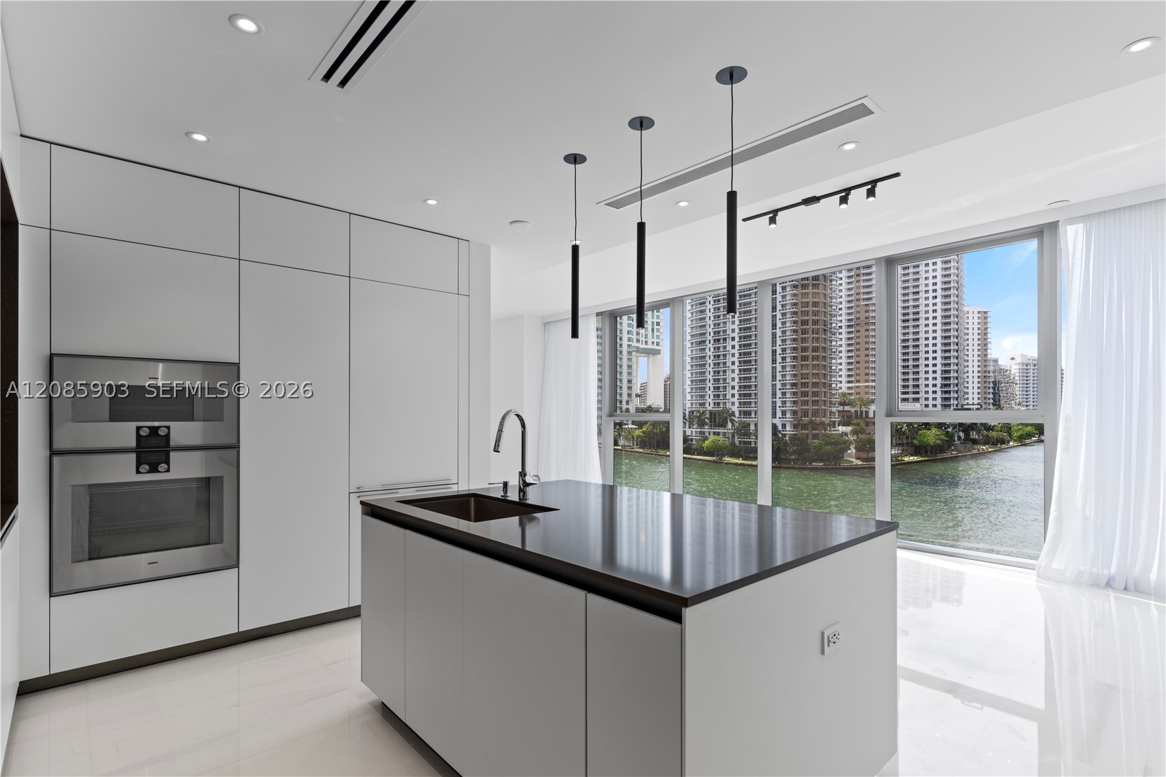 image Aston Martin Residences11