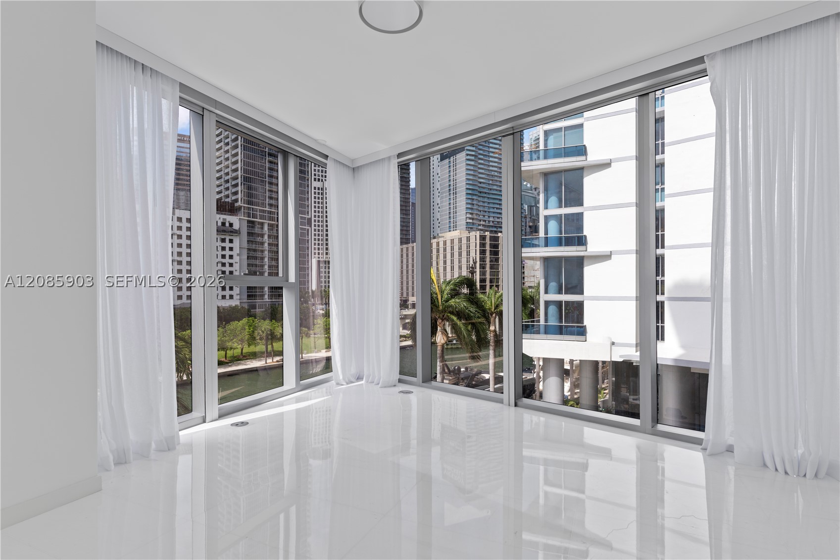 image Aston Martin Residences17