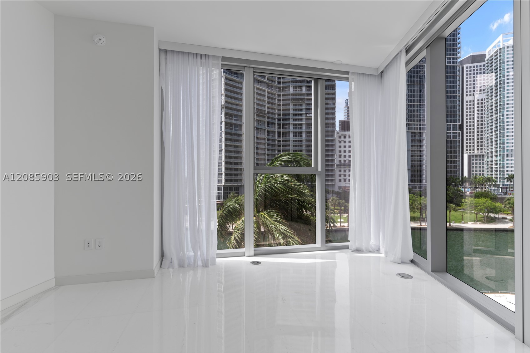 image Aston Martin Residences18