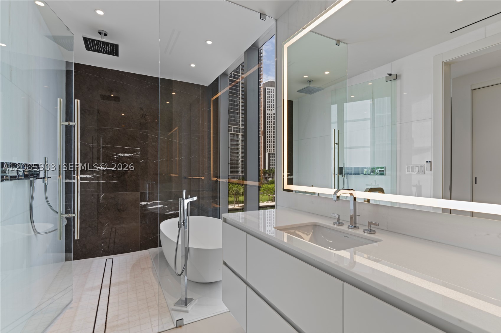 image Aston Martin Residences19