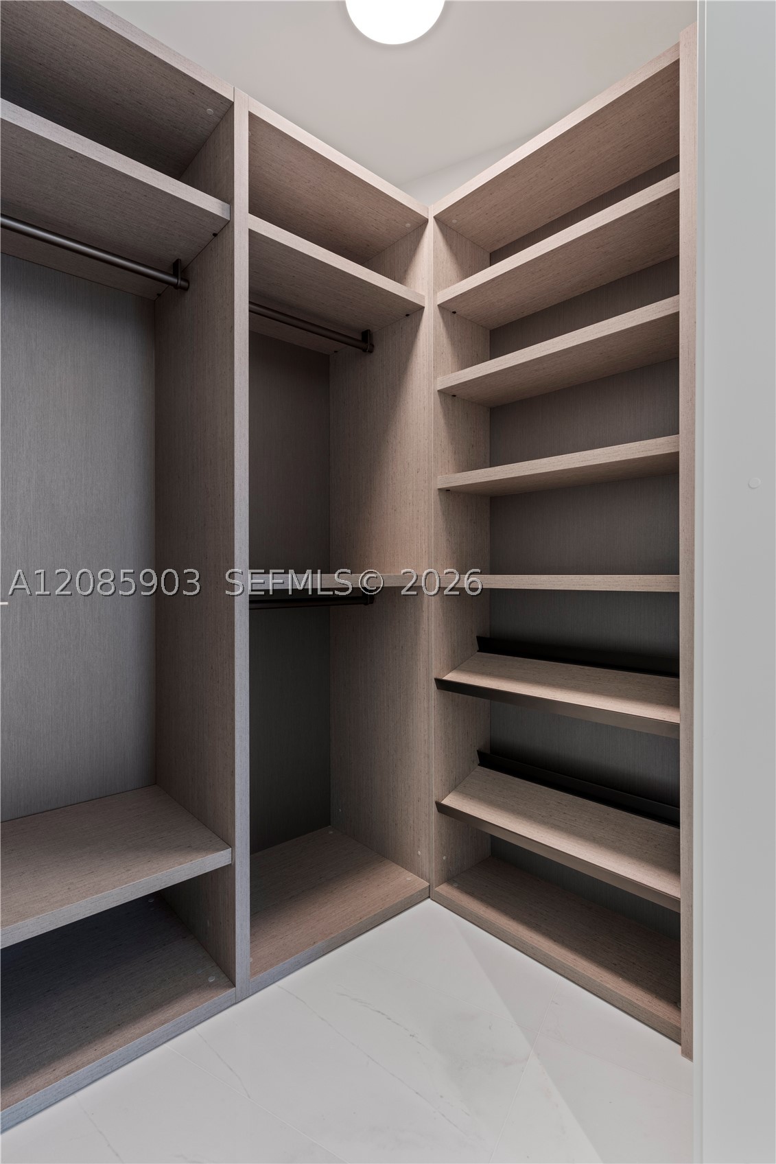 image Aston Martin Residences21