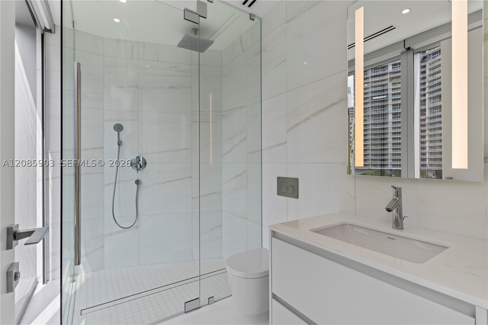 image Aston Martin Residences27