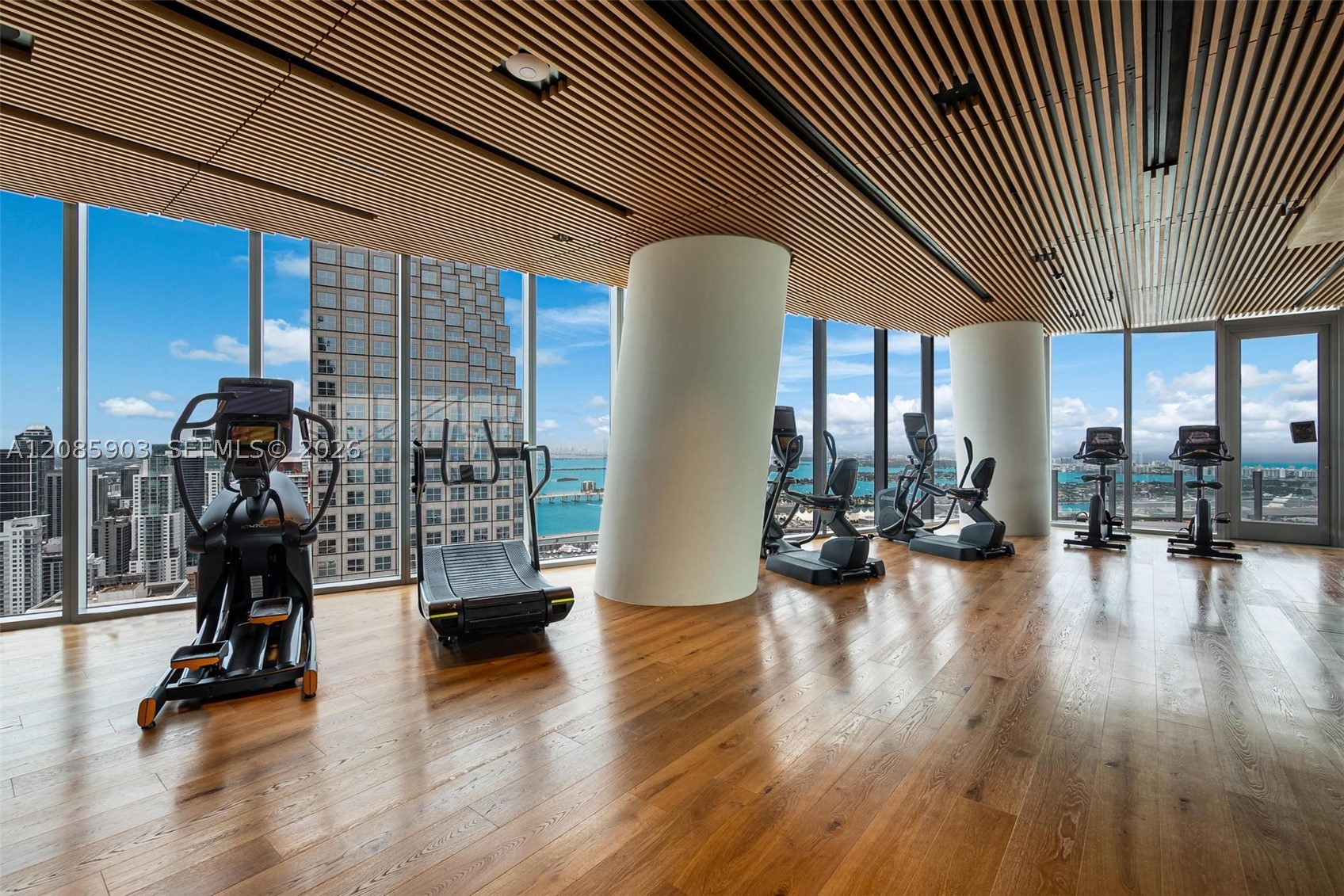 image Aston Martin Residences45