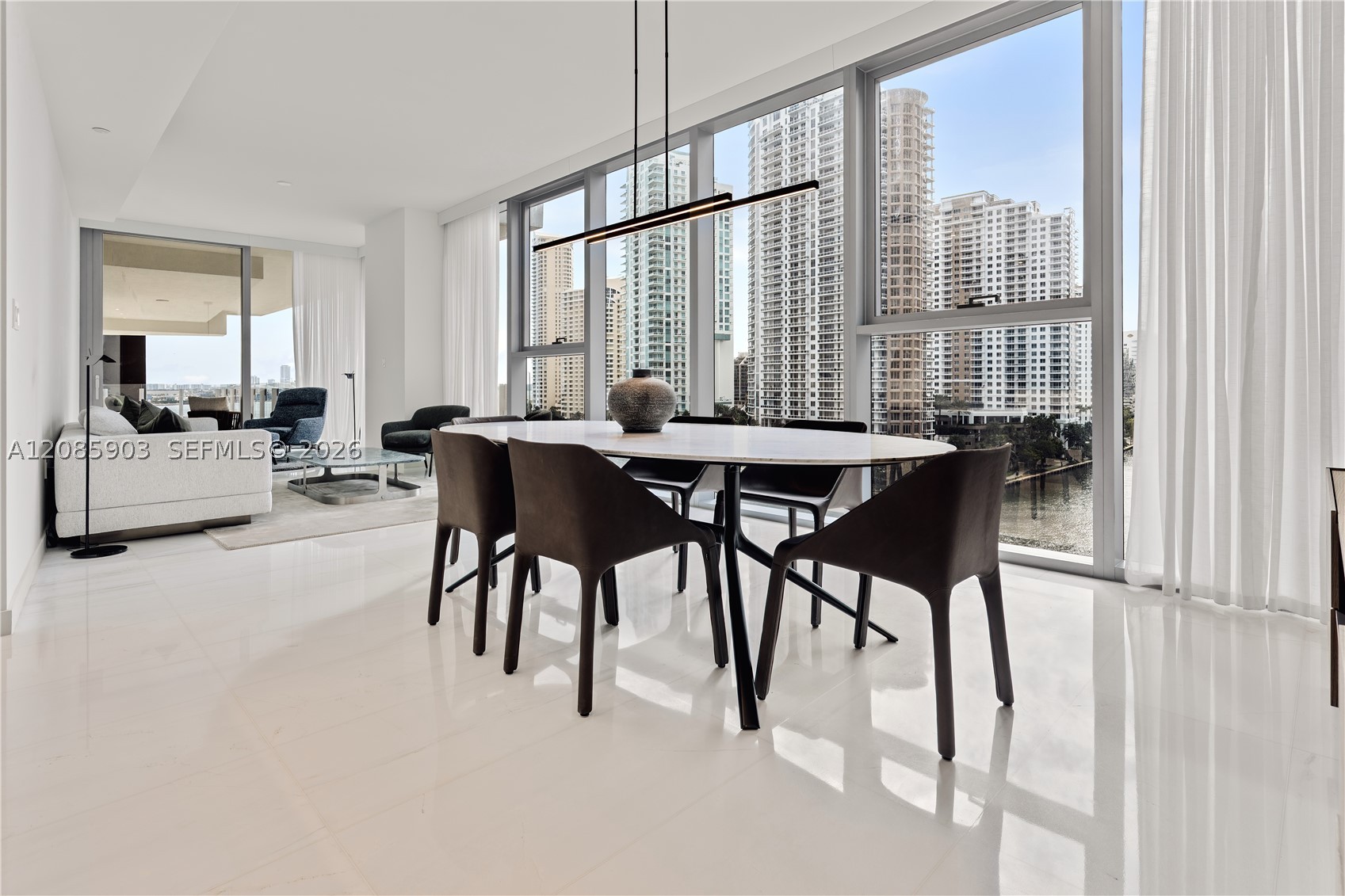 image Aston Martin Residences4