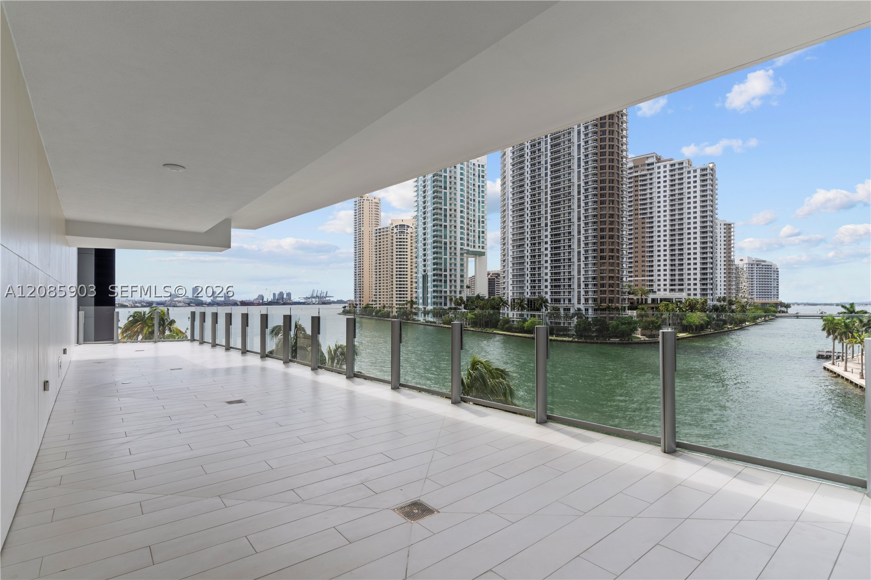 image Aston Martin Residences6