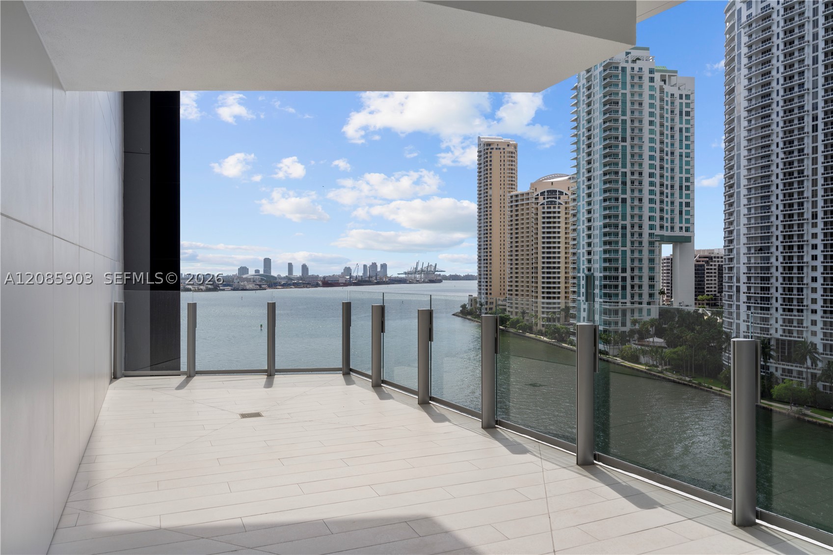 image Aston Martin Residences7