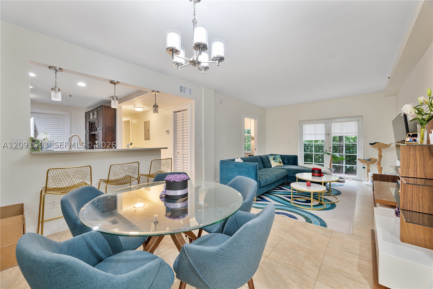 323 Navarre Ave #101