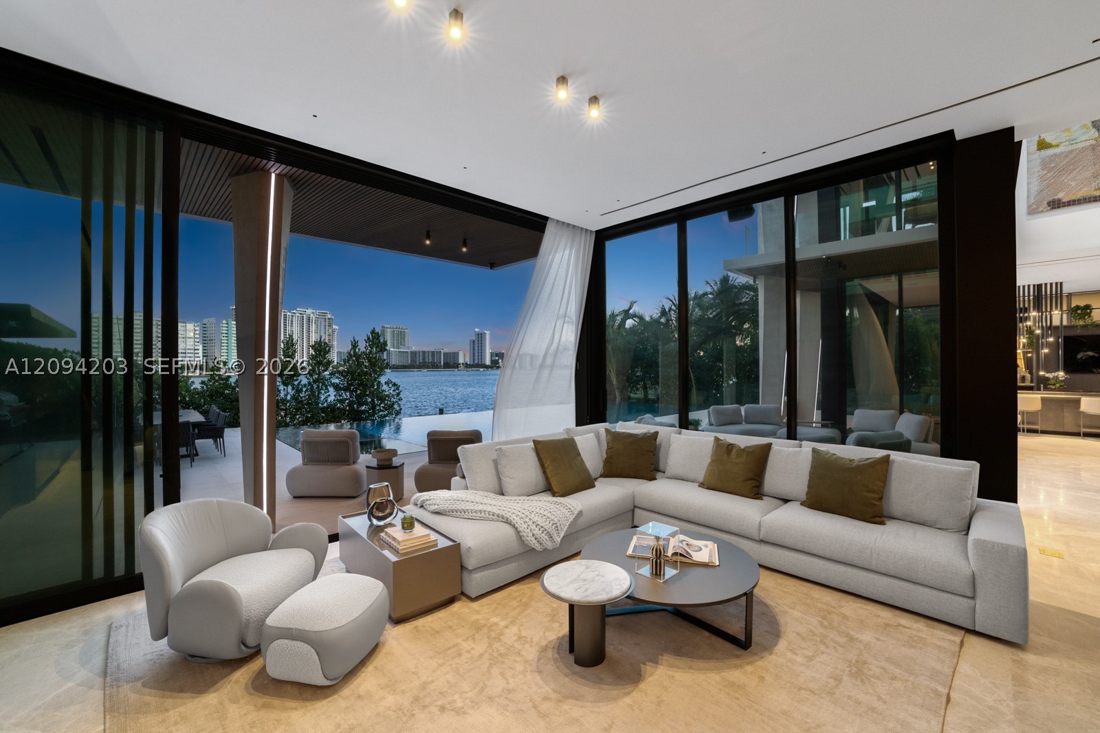 217 E Rivo Alto Dr Miami Beach, FL 33139