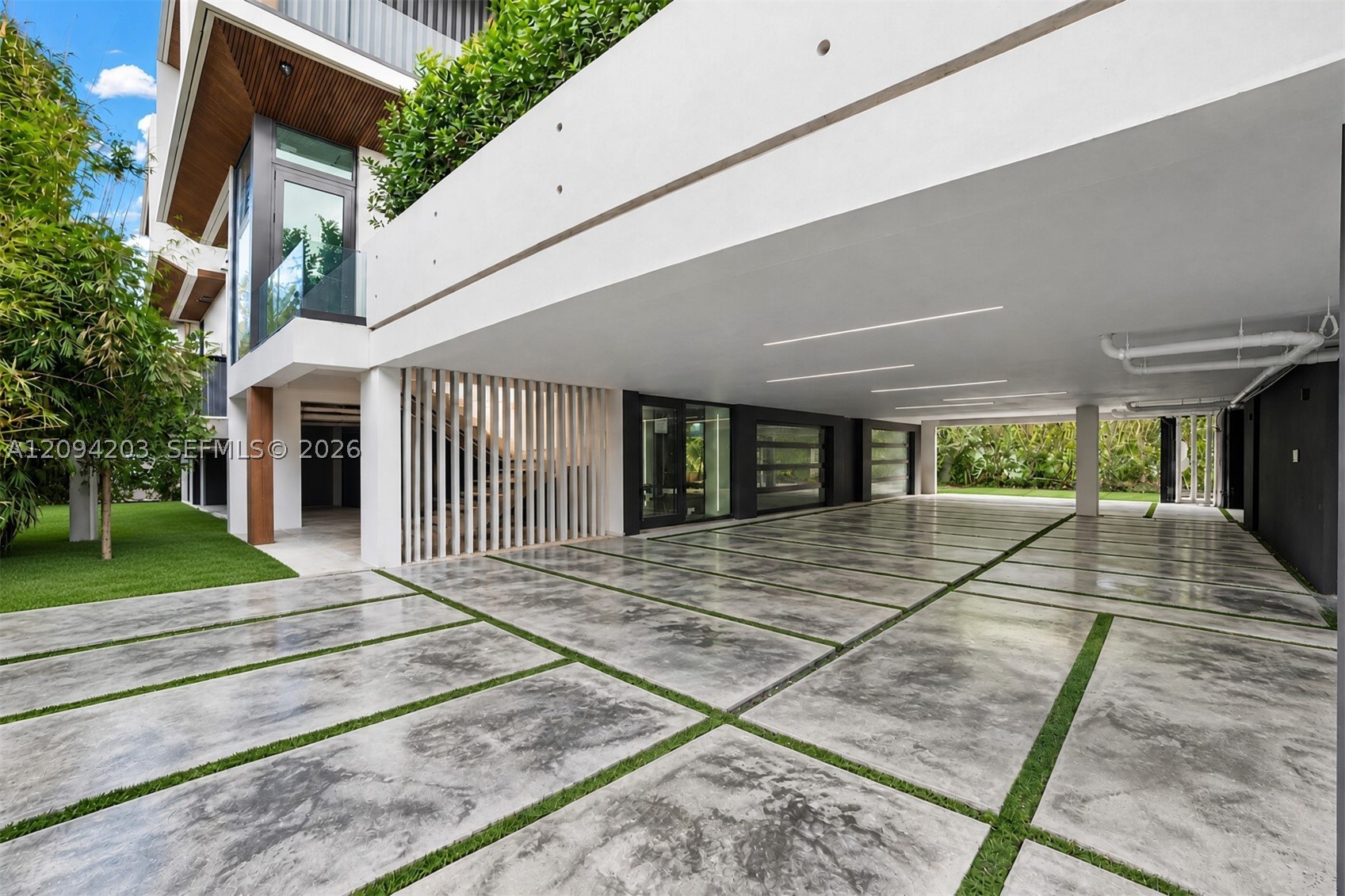 217 E Rivo Alto Dr Miami Beach, FL 33139