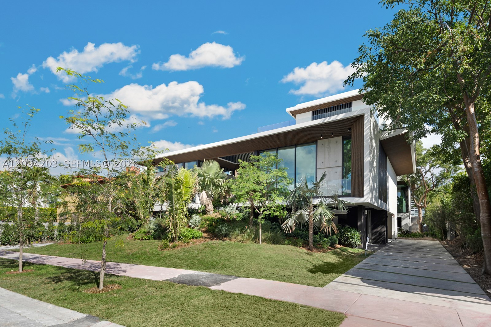 217 E Rivo Alto Dr Miami Beach, FL 33139