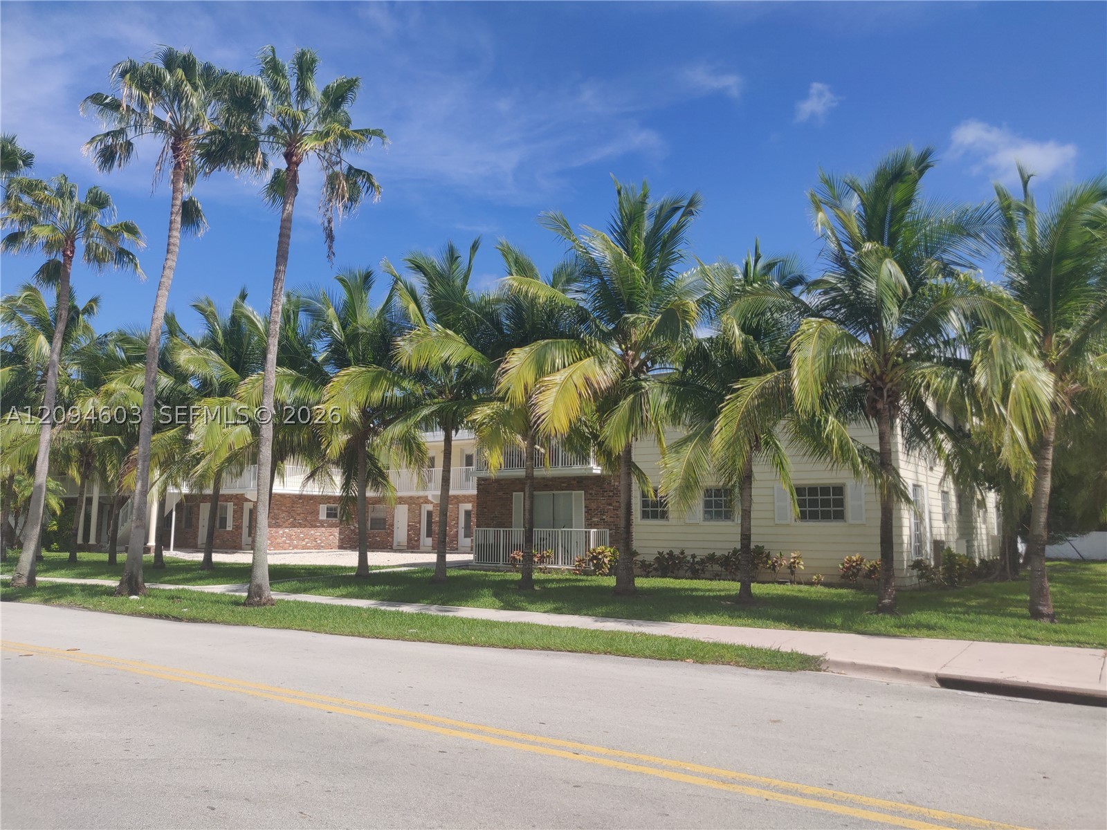 100 N Sunrise Dr #28