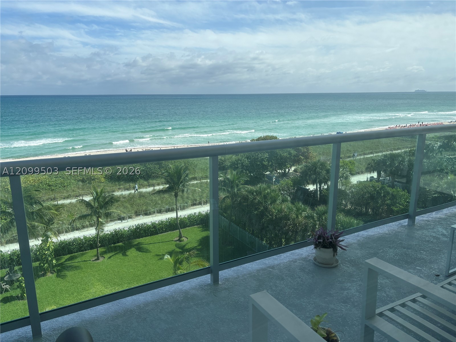 9511 Collins Ave #604