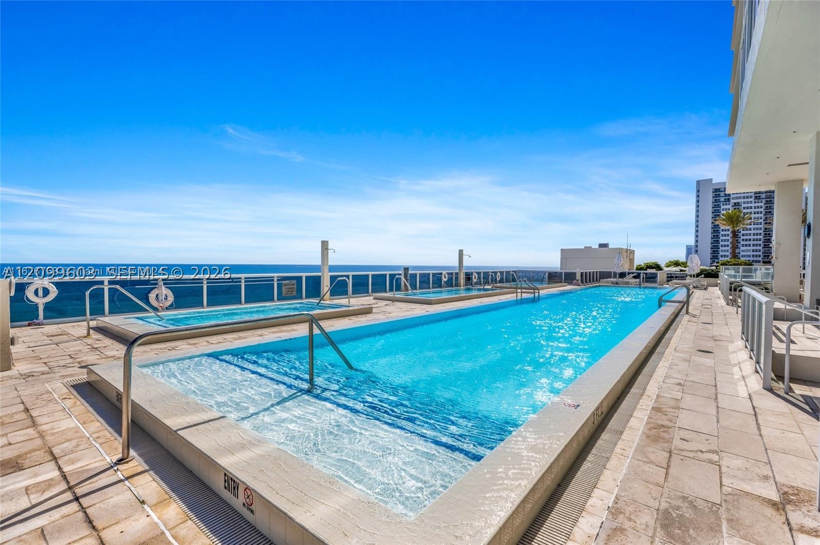 image Beach Club 220