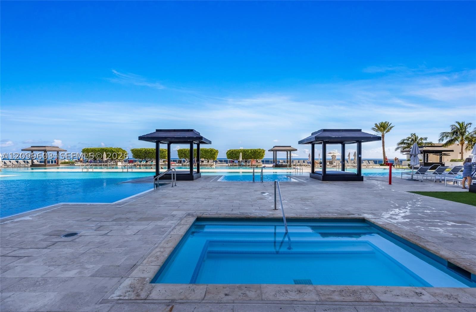 image Beach Club 225