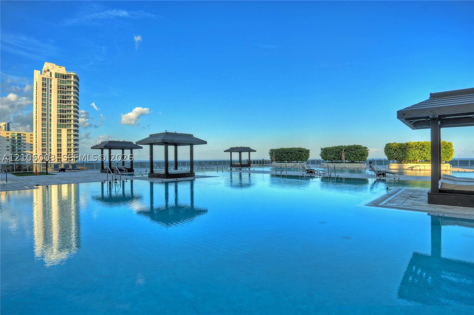 image Beach Club 111