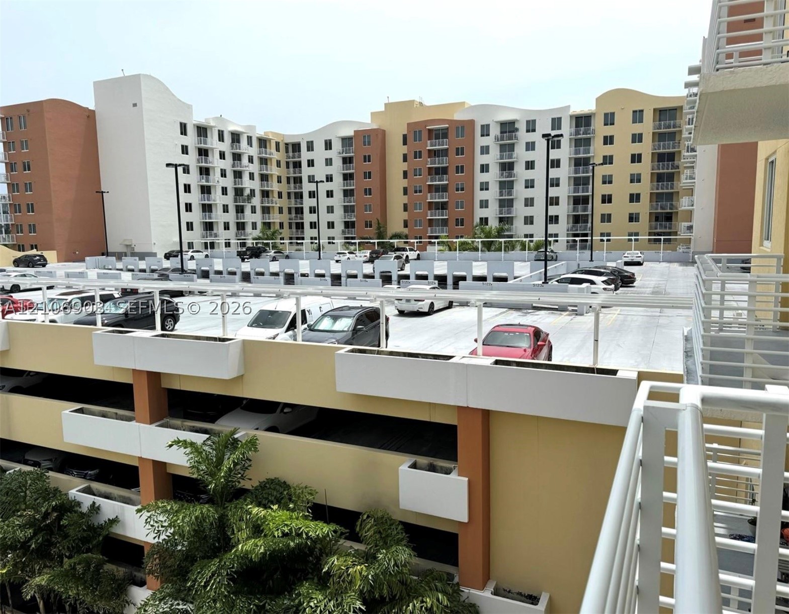 image The Venture at Aventura22