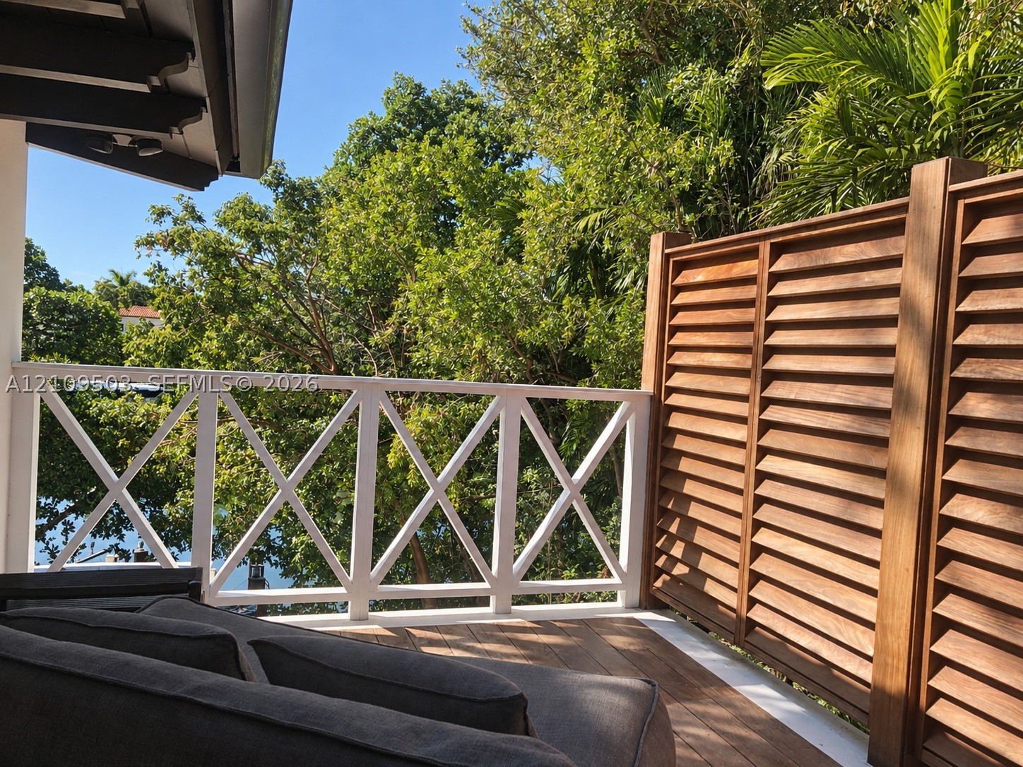 7230 E Lago Dr Coral Gables, FL 33143