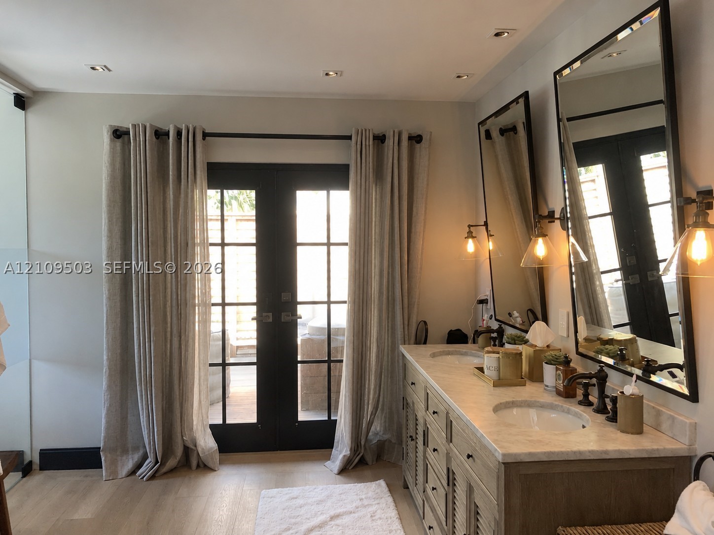 7230 E Lago Dr Coral Gables, FL 33143