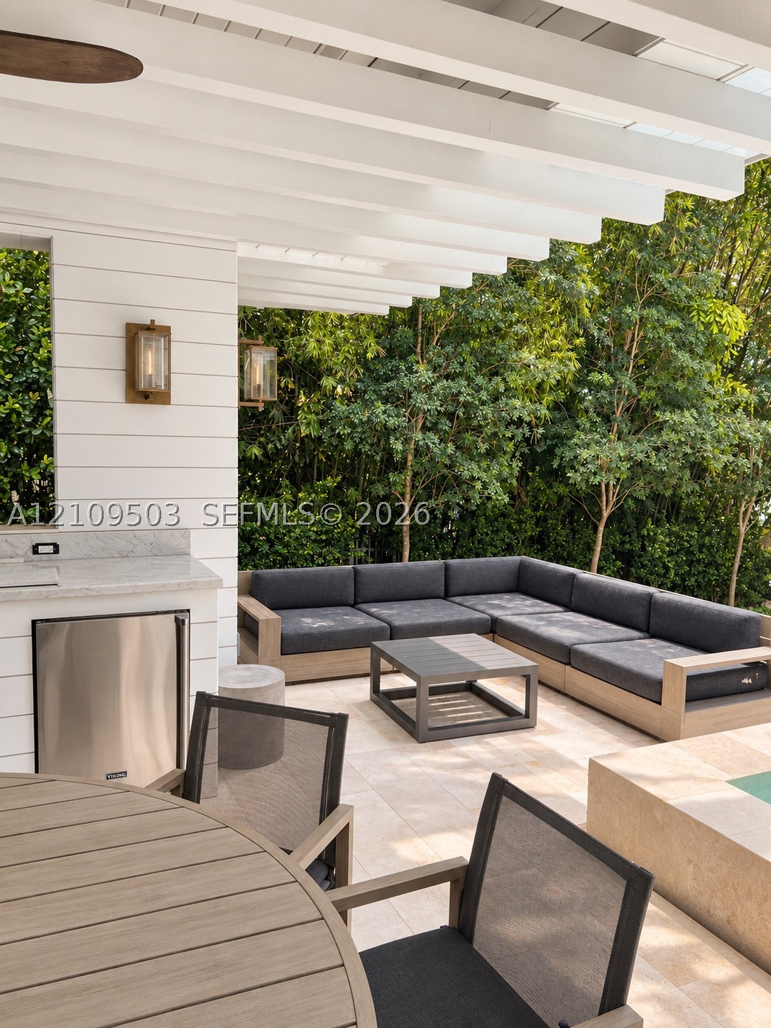 7230 E Lago Dr Coral Gables, FL 33143