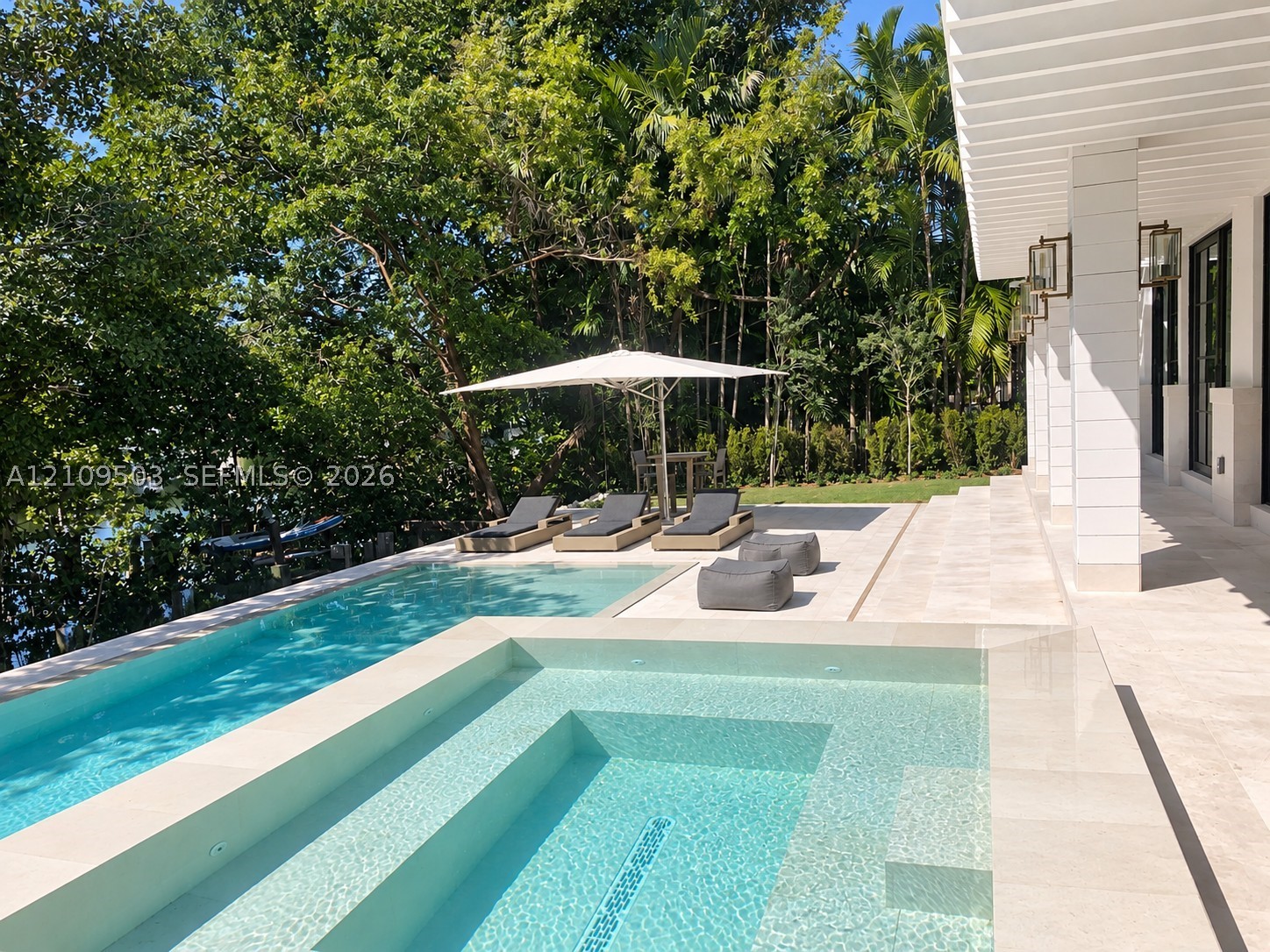 7230 E Lago Dr Coral Gables, FL 33143