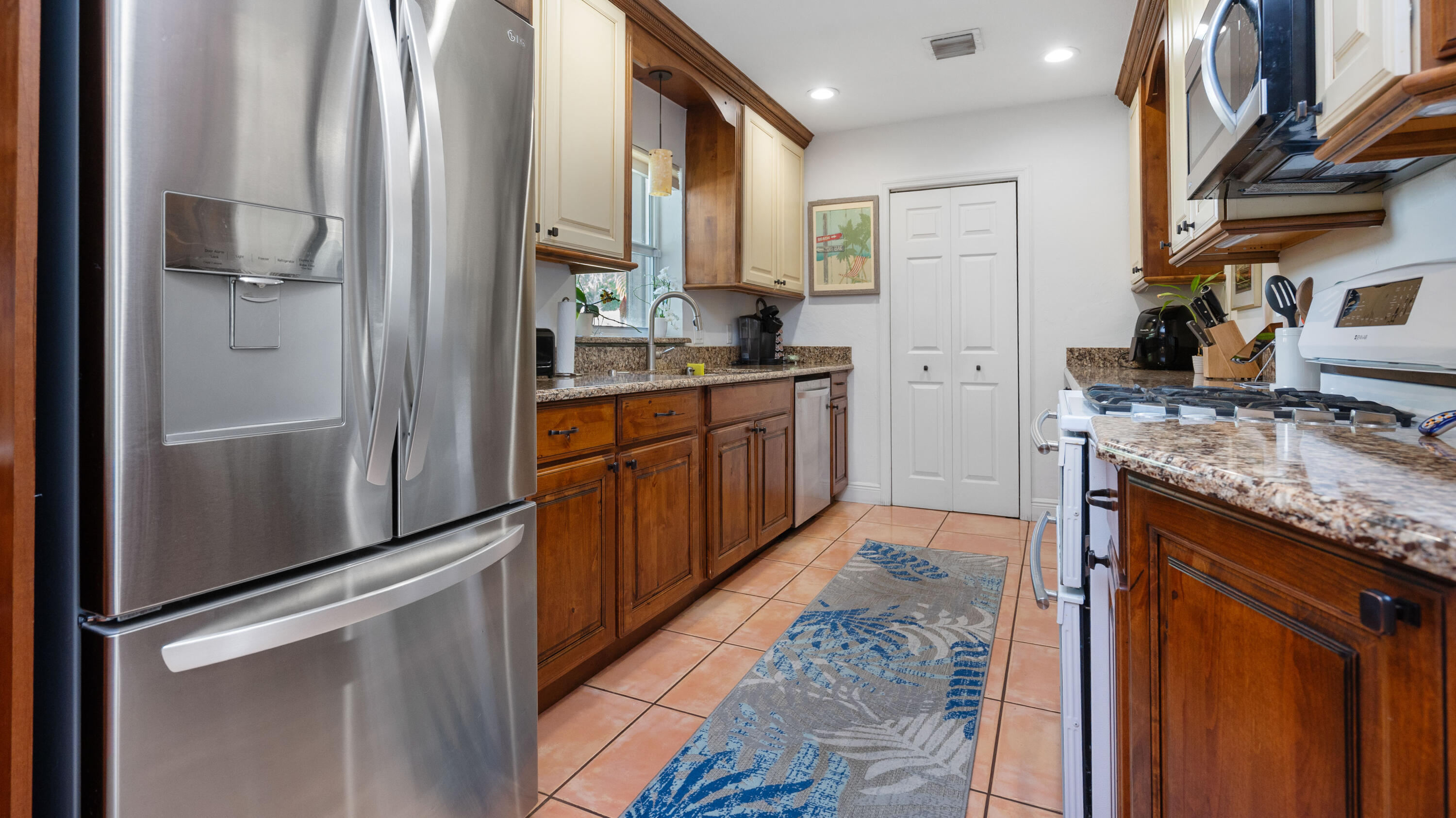 2549 NE 27th Fort Lauderdale, FL 33305