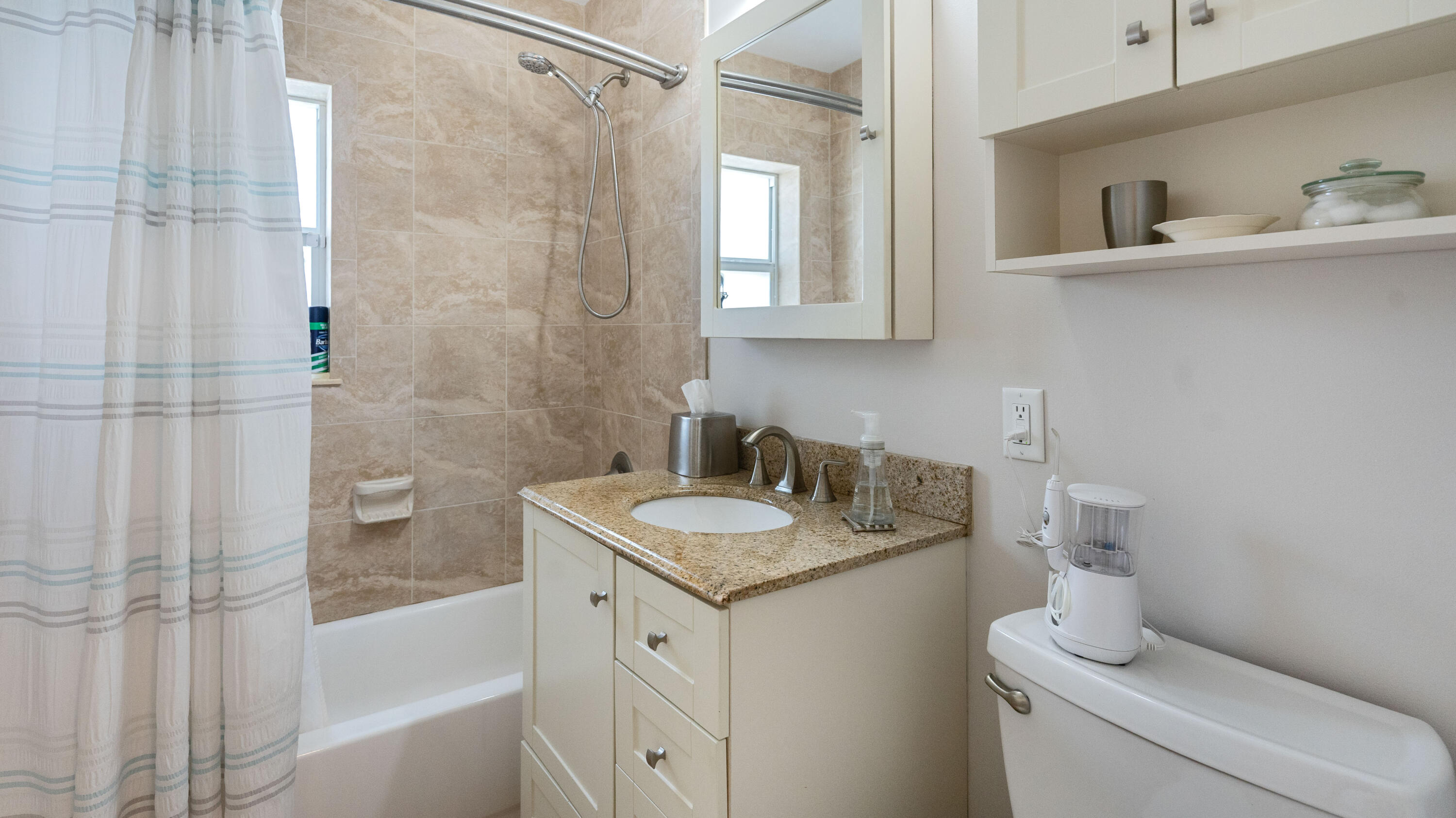 2549 NE 27th Fort Lauderdale, FL 33305