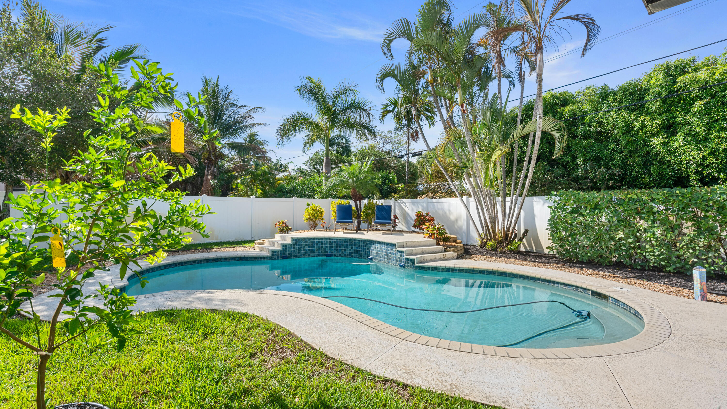 2549 NE 27th Fort Lauderdale, FL 33305