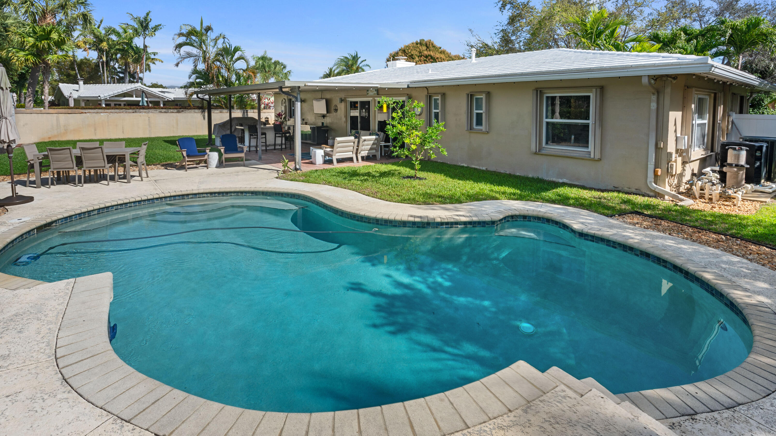 2549 NE 27th Fort Lauderdale, FL 33305