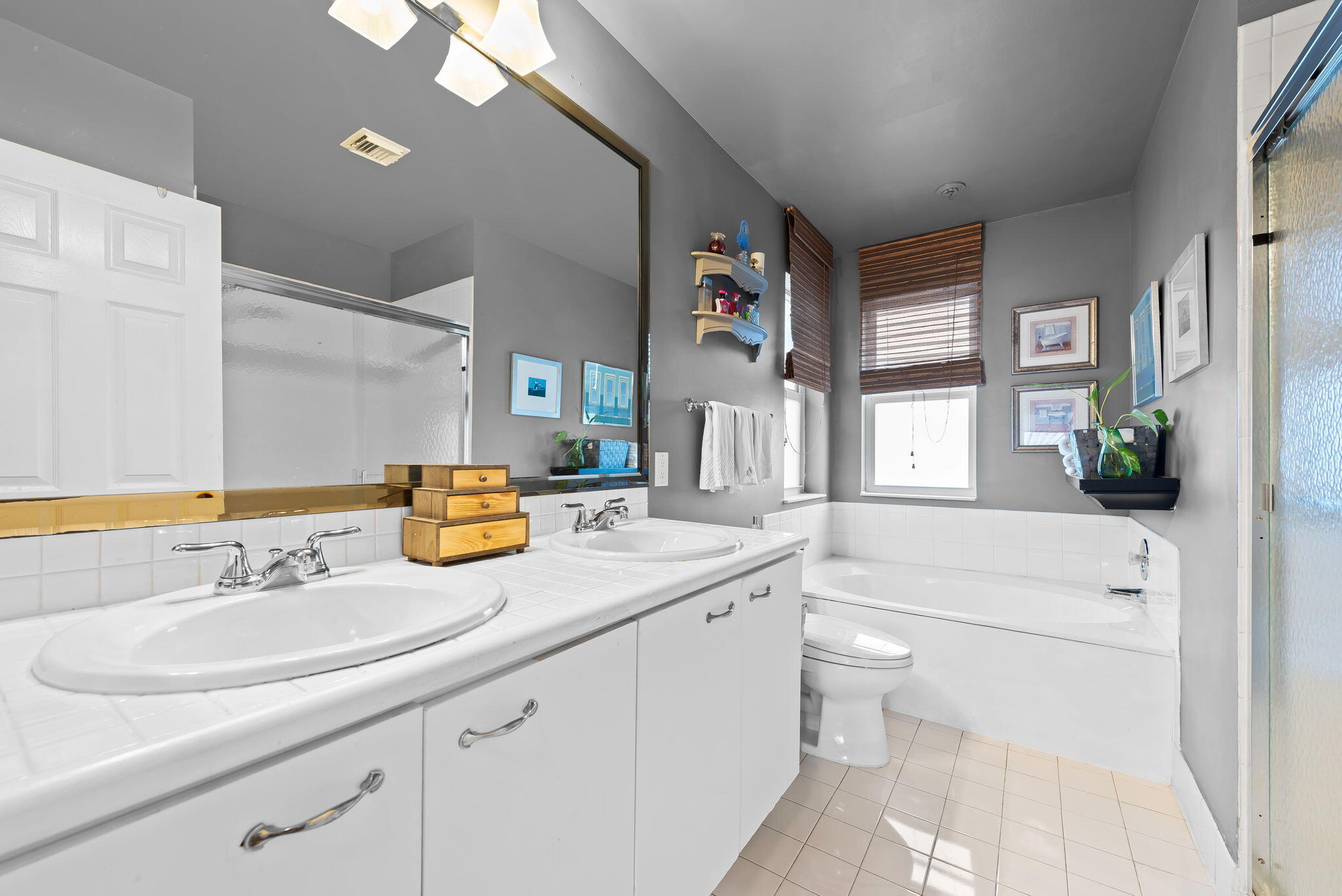 1140 Linden Hollywood, FL 33019