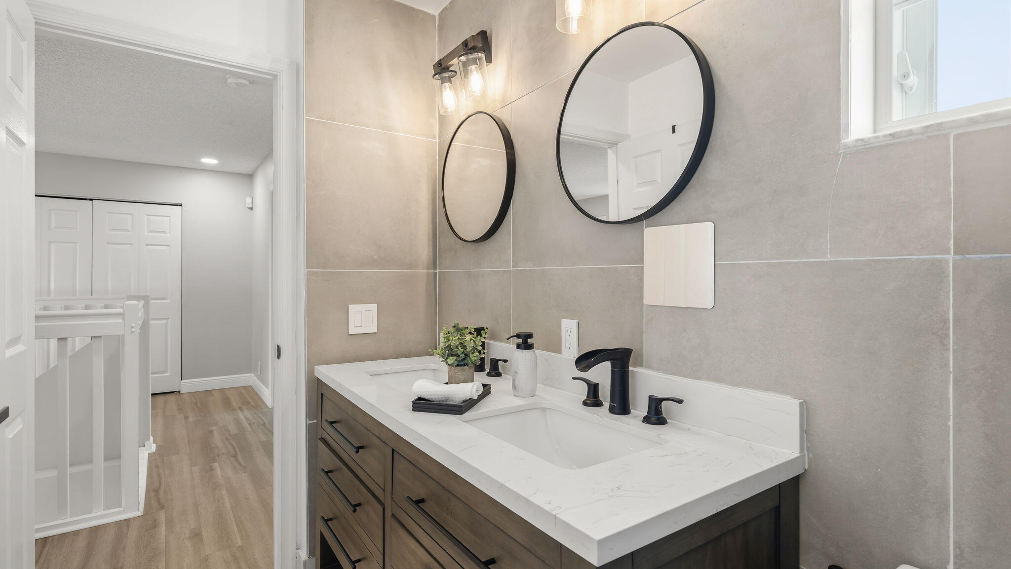 1089 Tupelo Weston, FL 33327