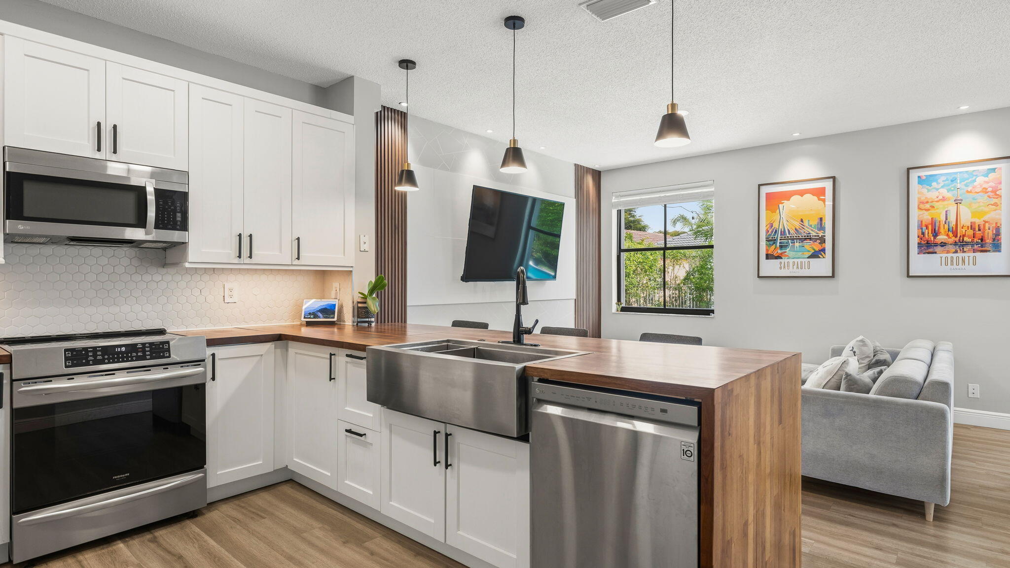 1089 Tupelo Weston, FL 33327