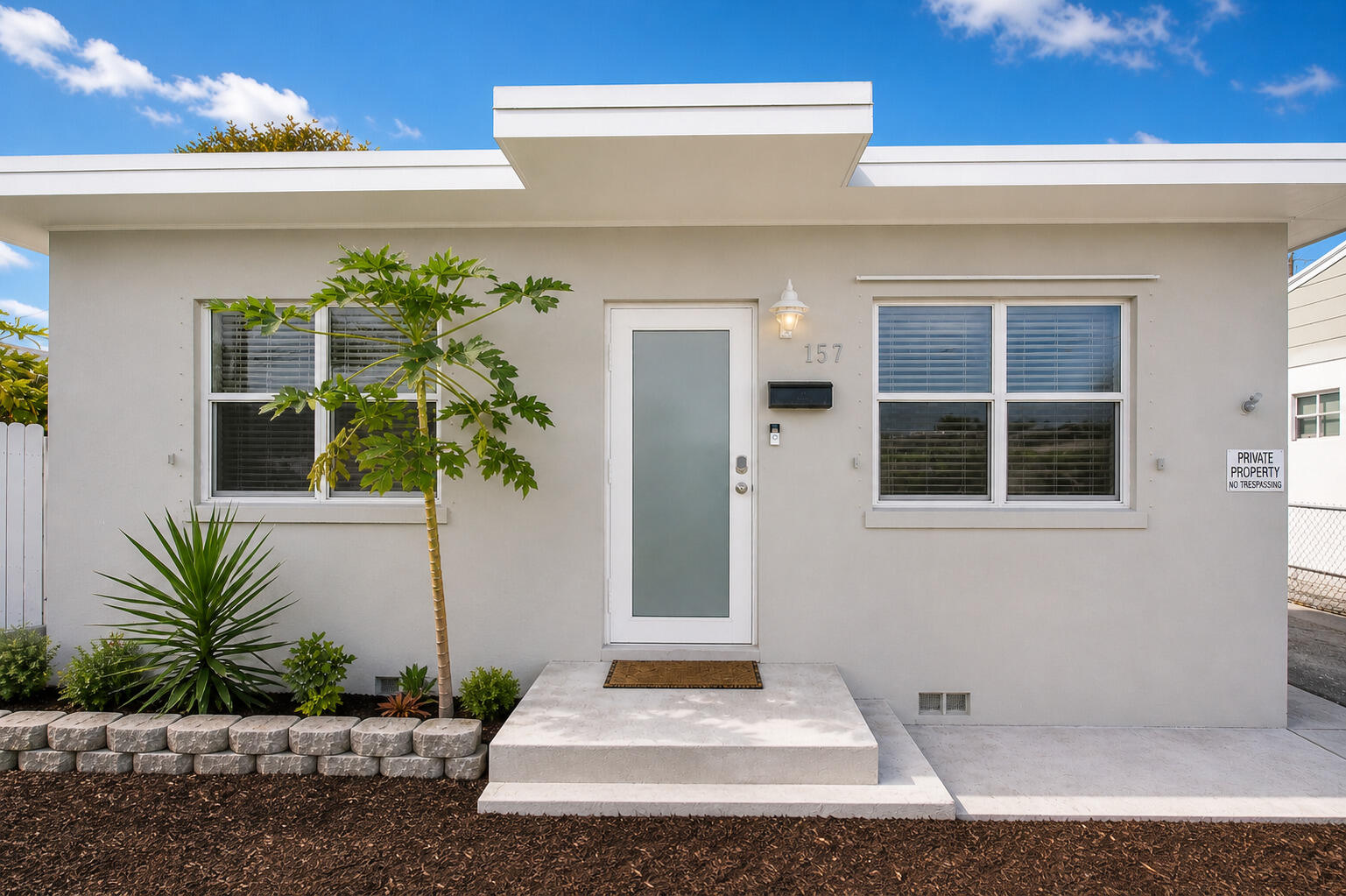 157 E 25th