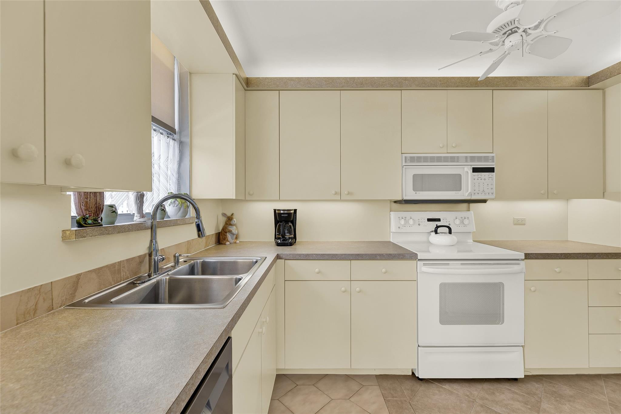 1010 S Ocean #1509 Pompano Beach, FL 33062