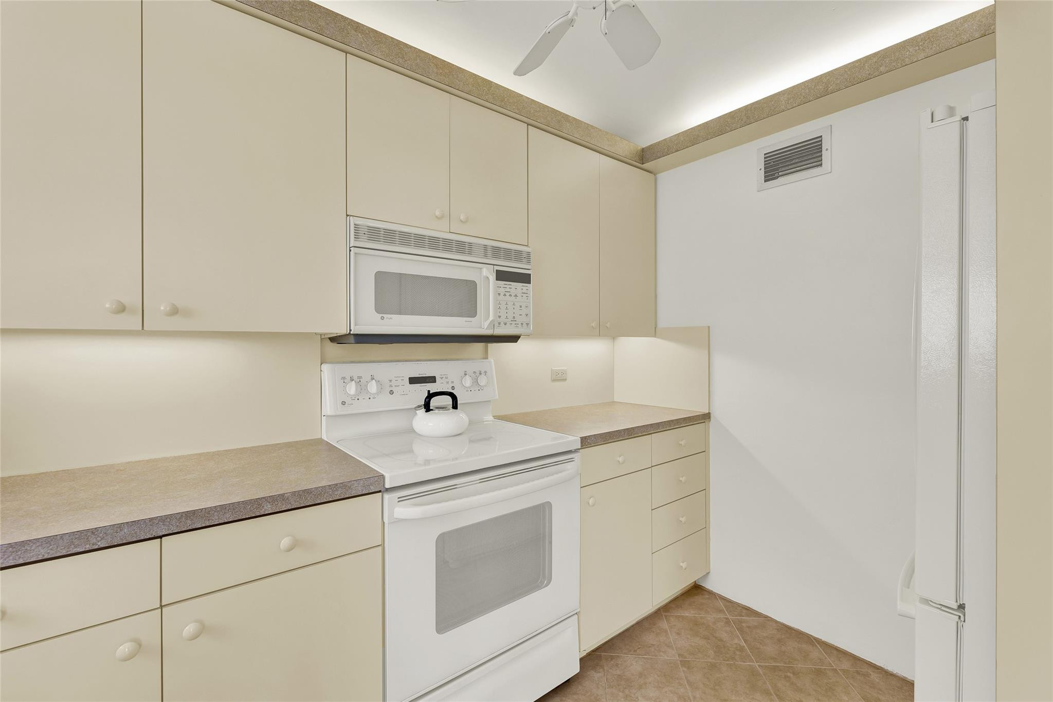 1010 S Ocean #1509 Pompano Beach, FL 33062