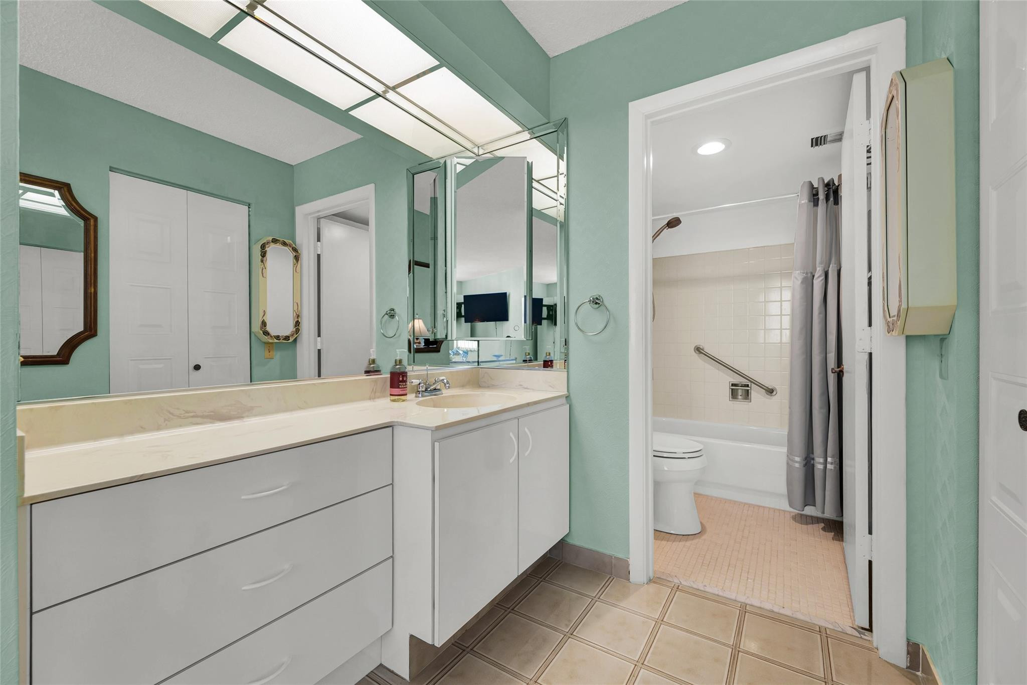 1010 S Ocean #1509 Pompano Beach, FL 33062